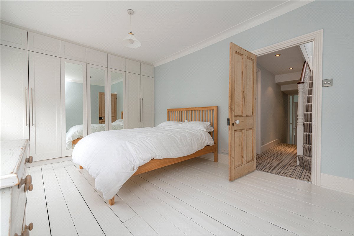 4 bedroom house, Ursula Street, London SW11 - Under Offer