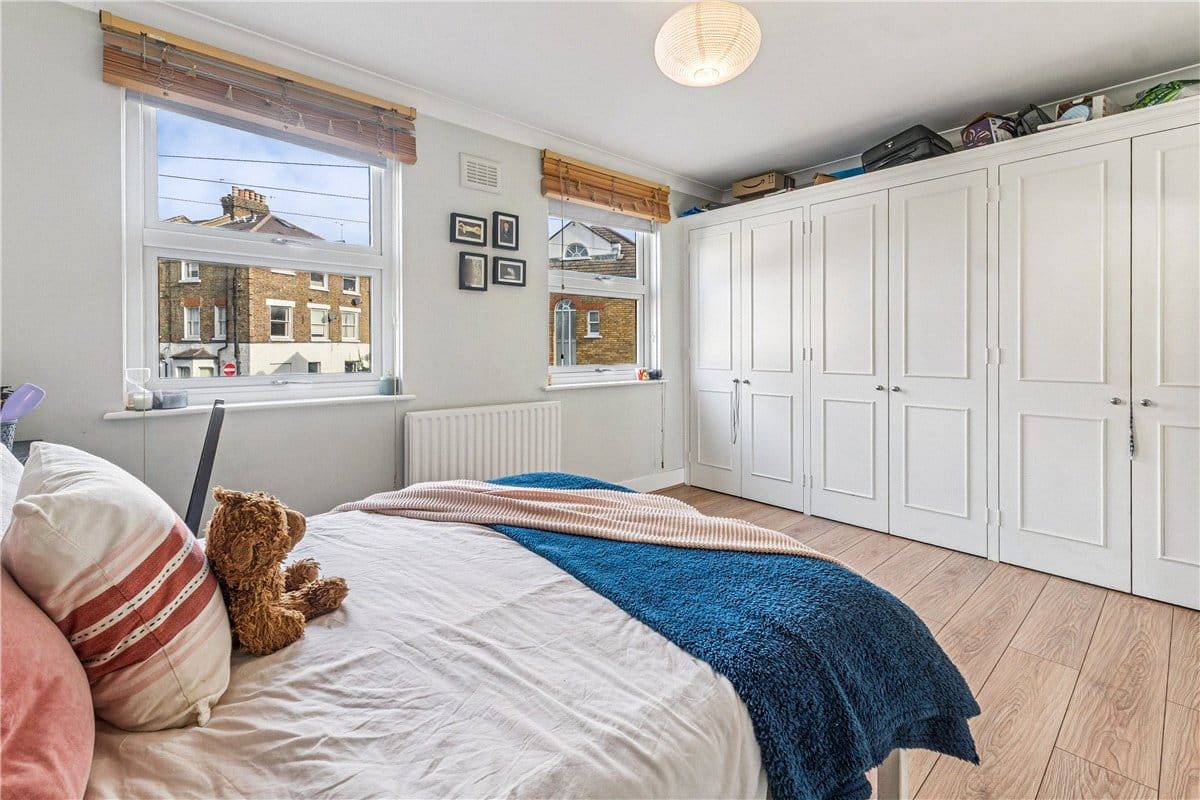 3 bedroom house, Abercrombie Street, London SW11