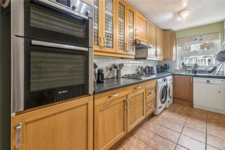 3 bedroom house, Abercrombie Street, London SW11
