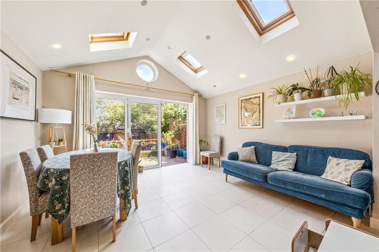 4 bedroom house, Bevin Square, London SW17 - Available