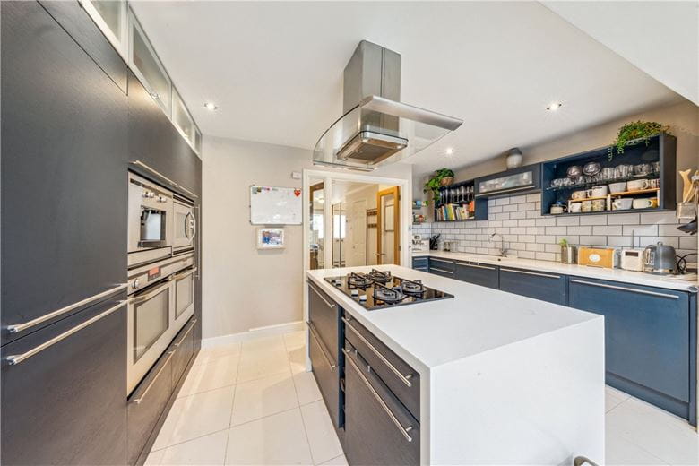 4 bedroom house, Bevin Square, London SW17 - Available
