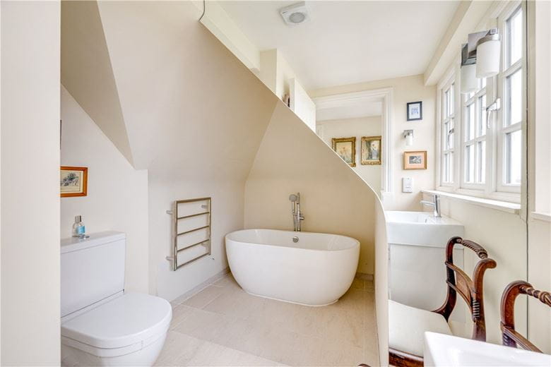 4 bedroom house, Ellerton Road, London SW18 - Available