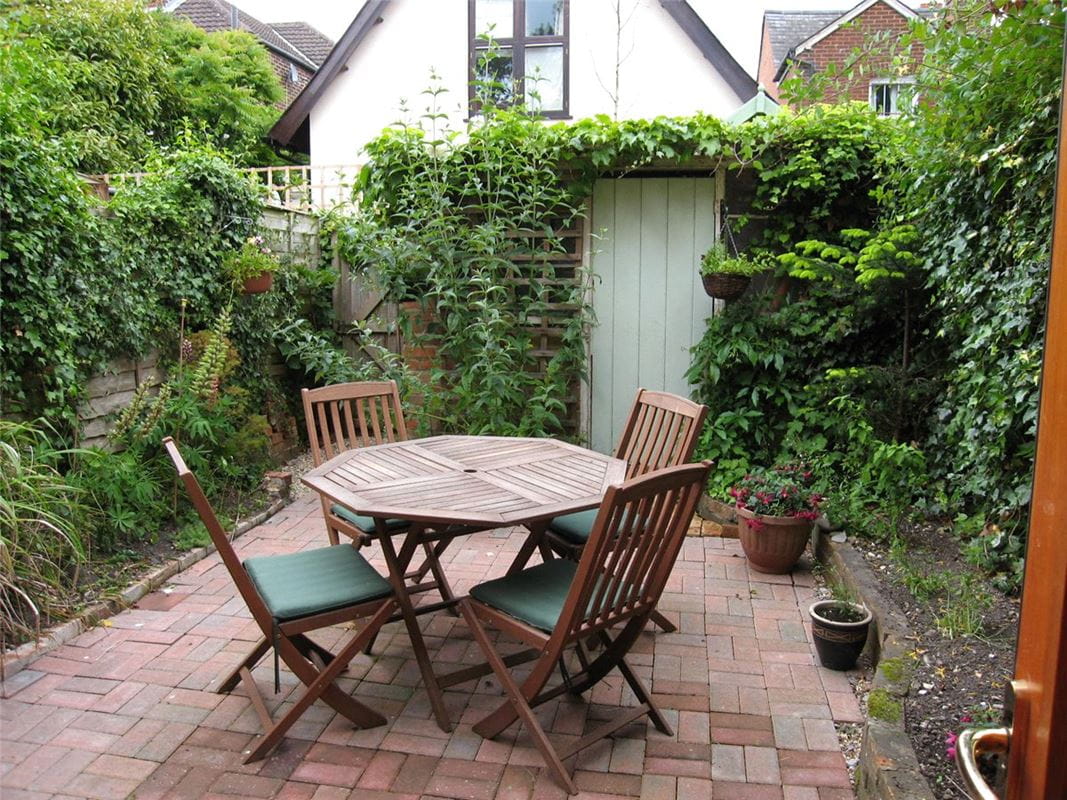 3 bedroom house, Owens Road, Winchester SO22 - Let Agreed