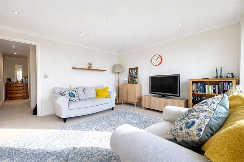 2 bedroom flat, Bereweeke Road, Winchester SO22