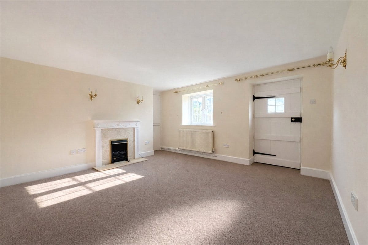 2 bedroom cottage, Winchester Street, Leckford SO20 - Available