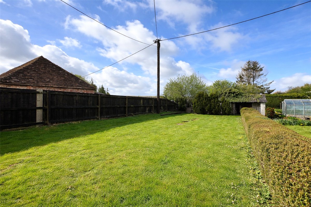 3 bedroom cottage, East Stratton, East Stratton SO21 - Available