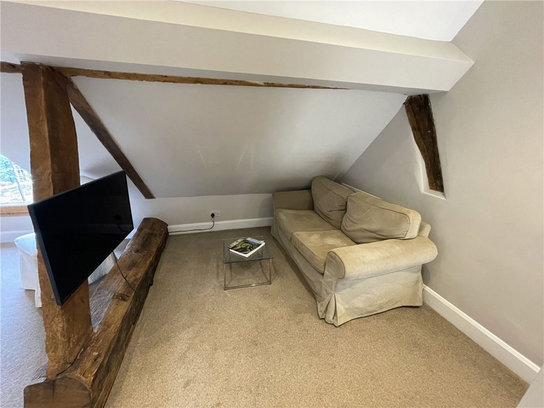 1 bedroom flat, Rectory Road, Oakley RG23