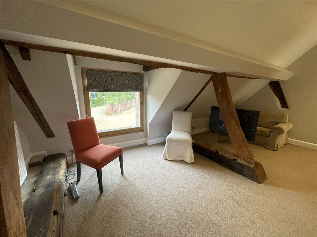 1 bedroom flat, Rectory Road, Oakley RG23