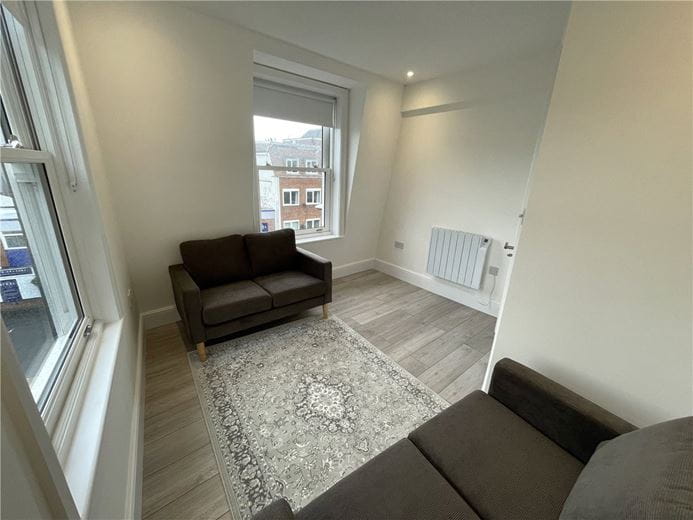 2 bedroom flat, Mead House, City Road SO23 - Available