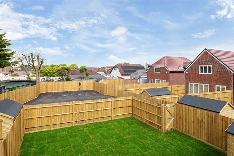 2 bedroom house, Hammonds Green, Totton SO40 - Available