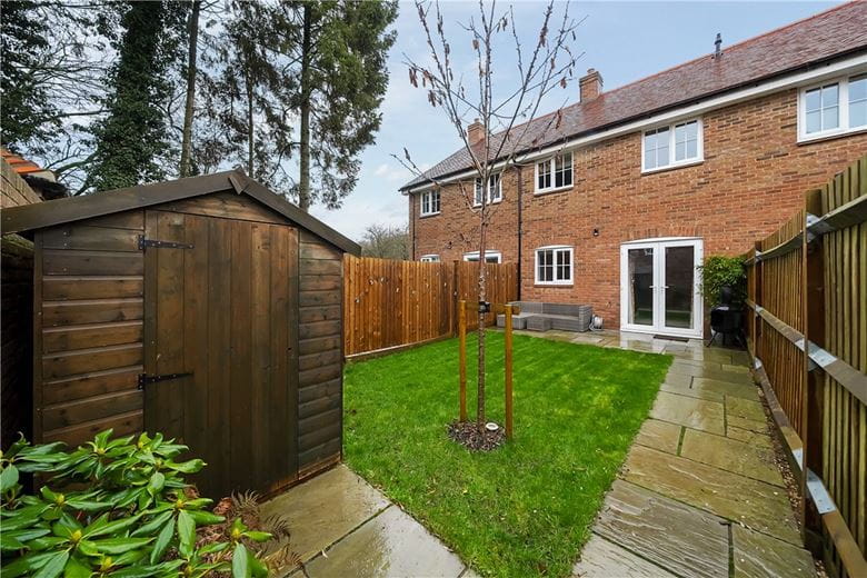 2 bedroom house, Wheatsheaf Close, North Waltham RG25 - Let Agreed