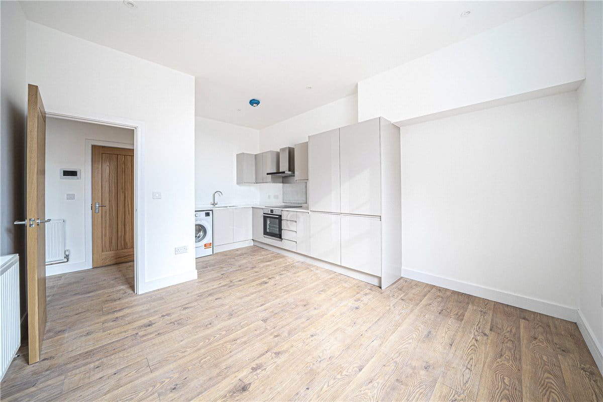 1 bedroom flat, Westgate Chambers, Staple Gardens SO23 - Available