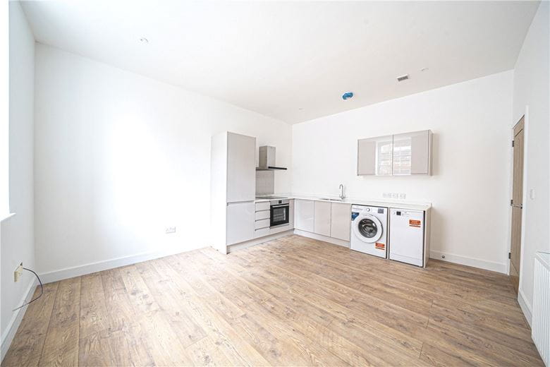 1 bedroom flat, Westgate Chambers, Staple Gardens SO23 - Let Agreed