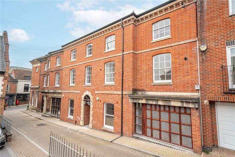 2 bedroom flat, Westgate Chambers, Staple Gardens SO23 - Available