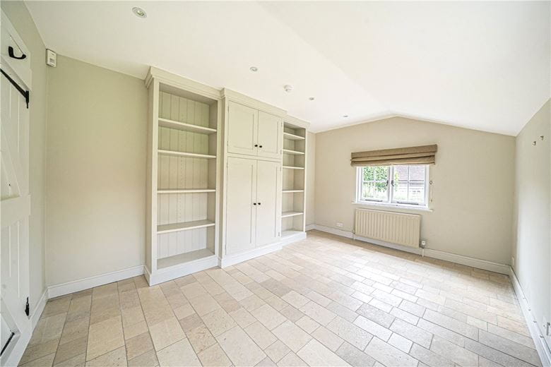 4 bedroom house, North Park Farm, Little Somborne SO20 - Available