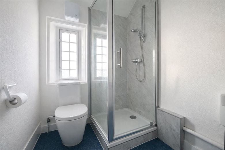 2 bedroom house, St. Johns North, High Street SO23 - Available