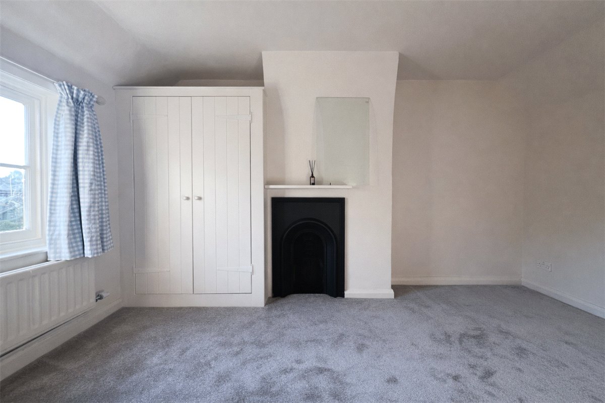 3 bedroom cottage, Rectory Road, Oakley RG23 - Available