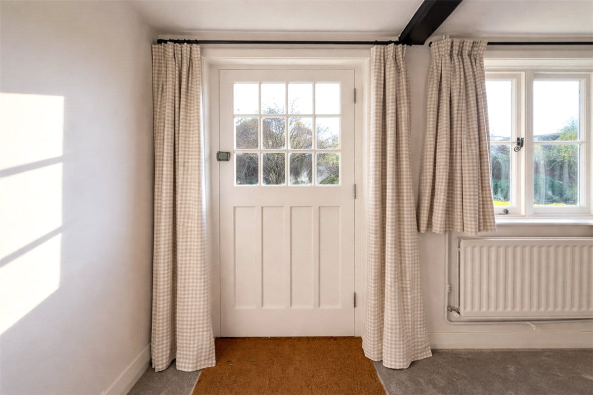 3 bedroom cottage, Rectory Road, Oakley RG23 - Available