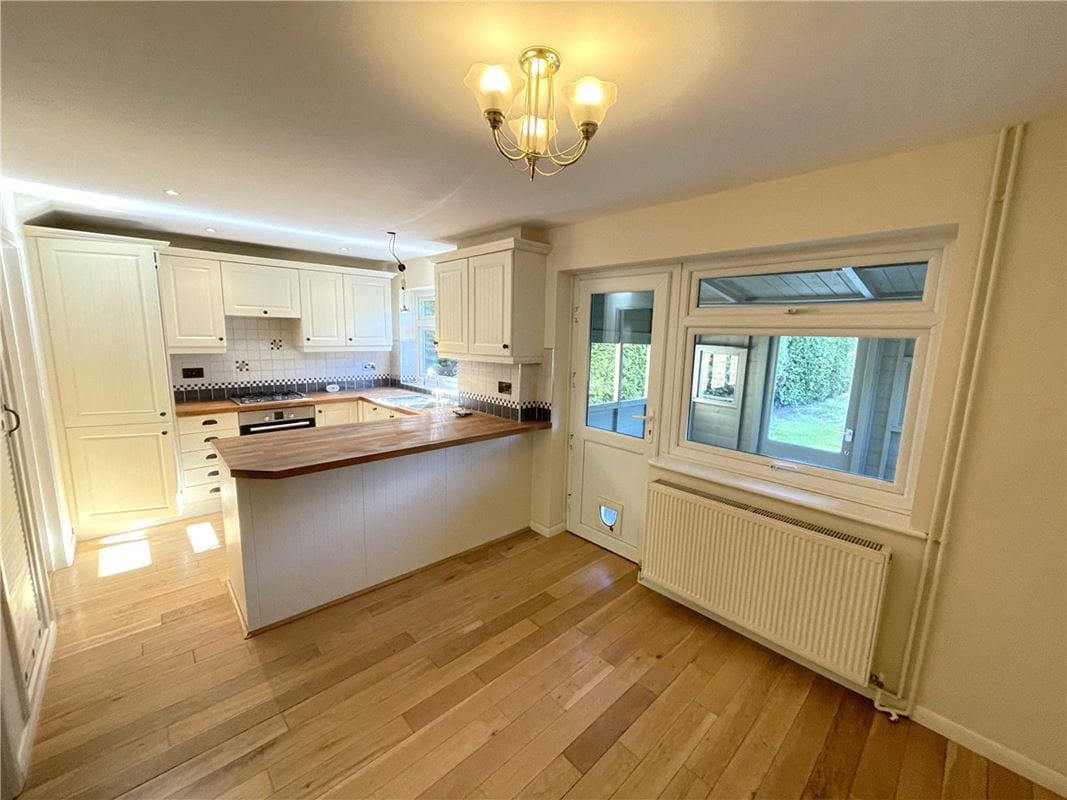 3 bedroom house, The Green, Whitchurch RG28 - Let Agreed