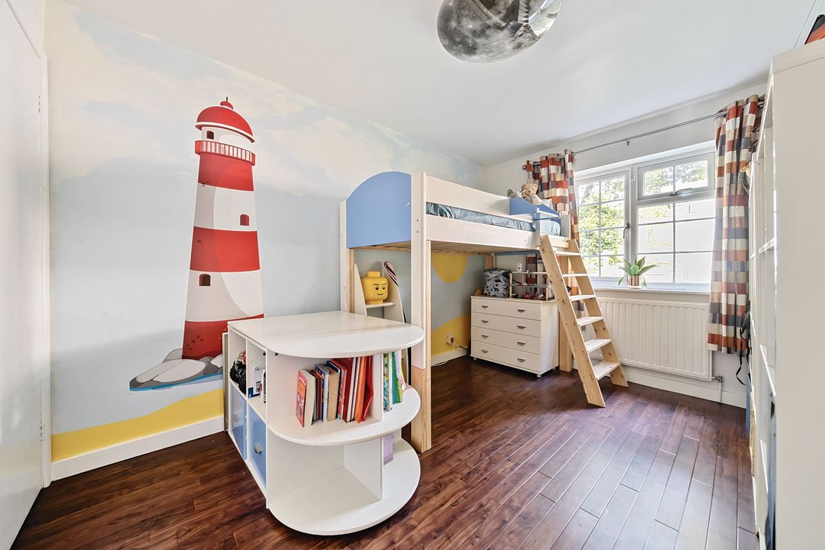 2 bedroom flat, Dawn Gardens, Winchester SO22 - Available