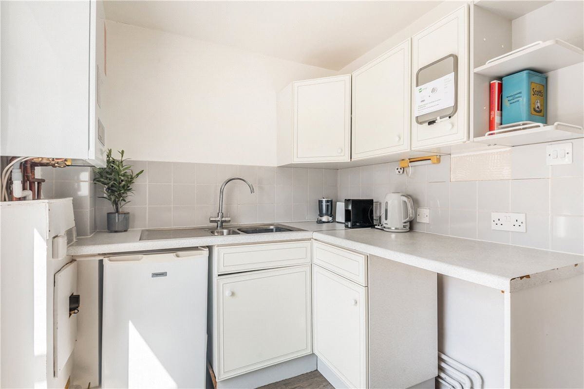 1 bedroom flat, Parchment Street, Winchester SO23 - Available