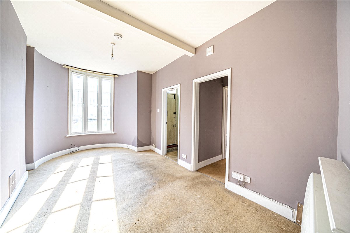 1 bedroom flat, Eastgate Street, Winchester SO23 - Sold STC