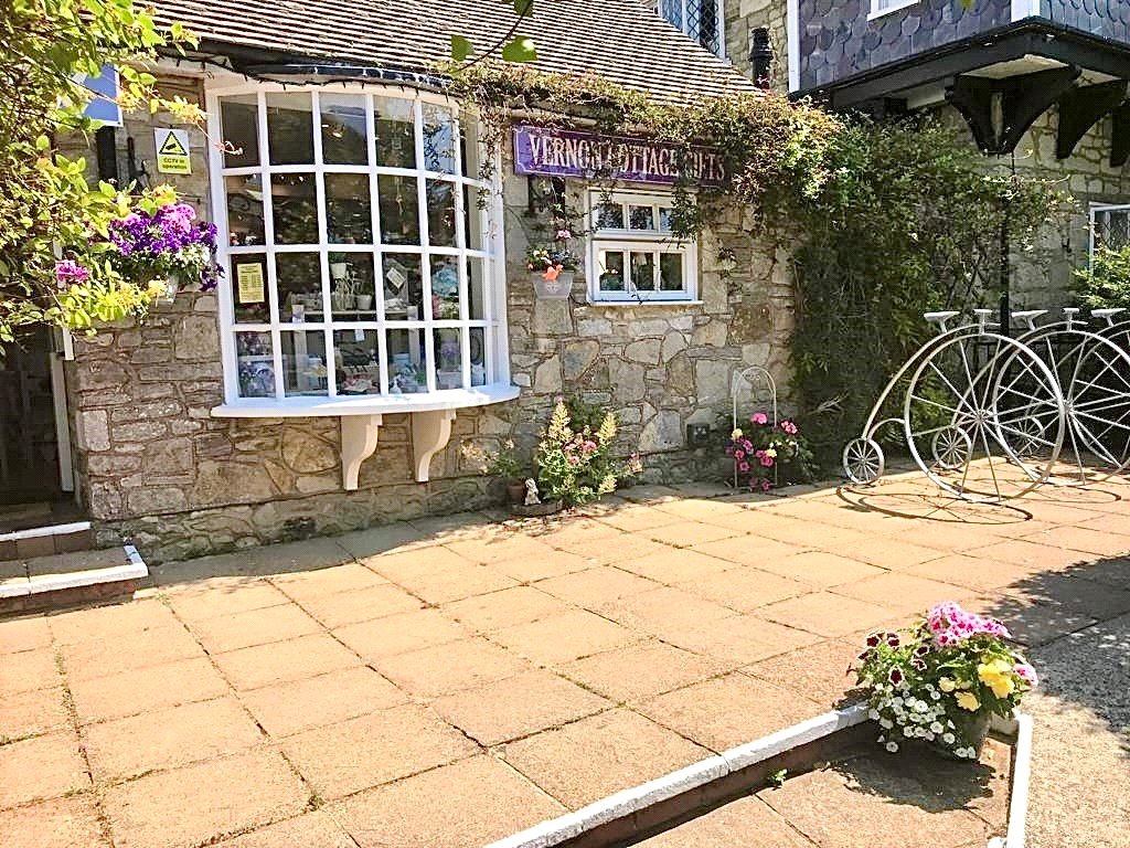 5 bedroom house, Eastcliff Road, Shanklin PO37 - Available