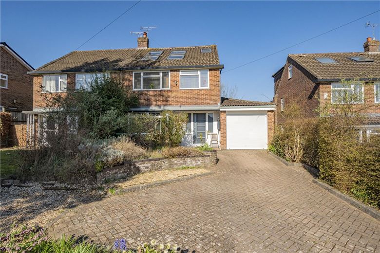 4 bedroom house, Hillside Road, Winchester SO22 - Available