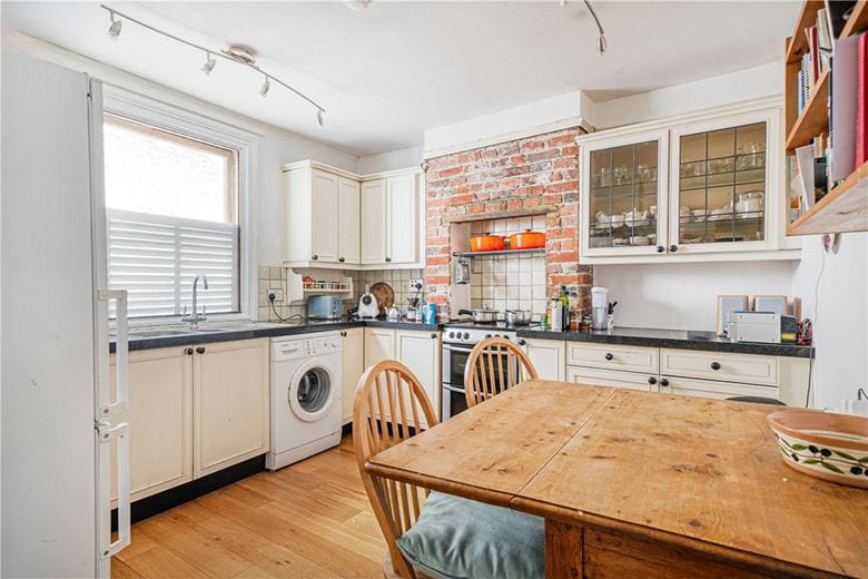 2 bedroom house, St. Swithun Street, Winchester SO23 - Available