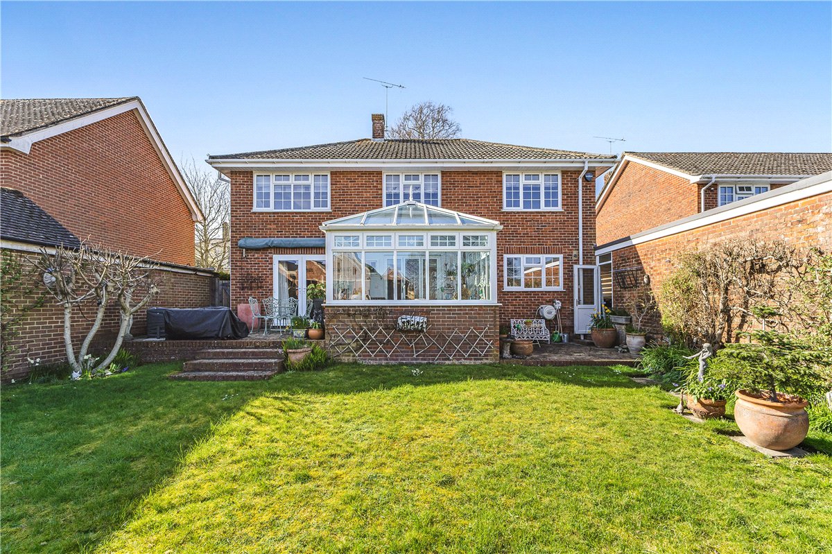 4 bedroom house, Edgar Road, Winchester SO23 - Available
