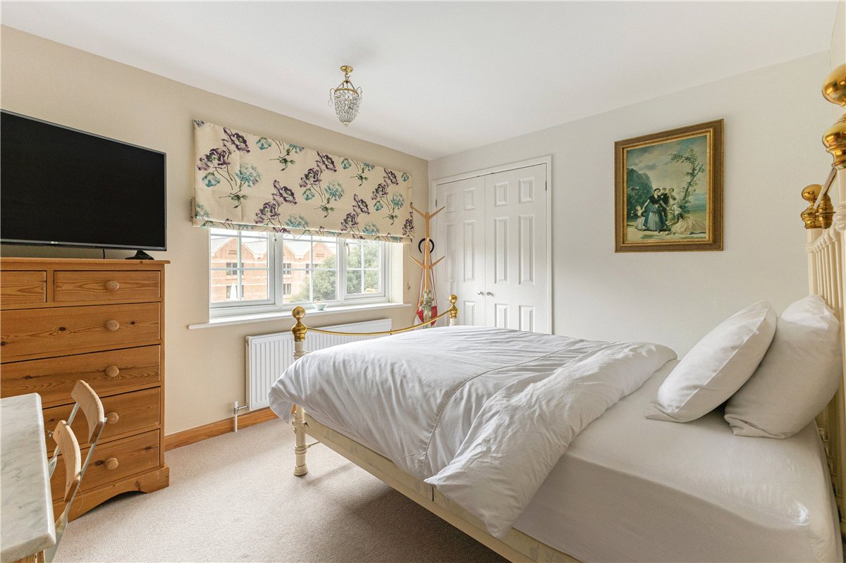 4 bedroom house, Edgar Road, Winchester SO23 - Available