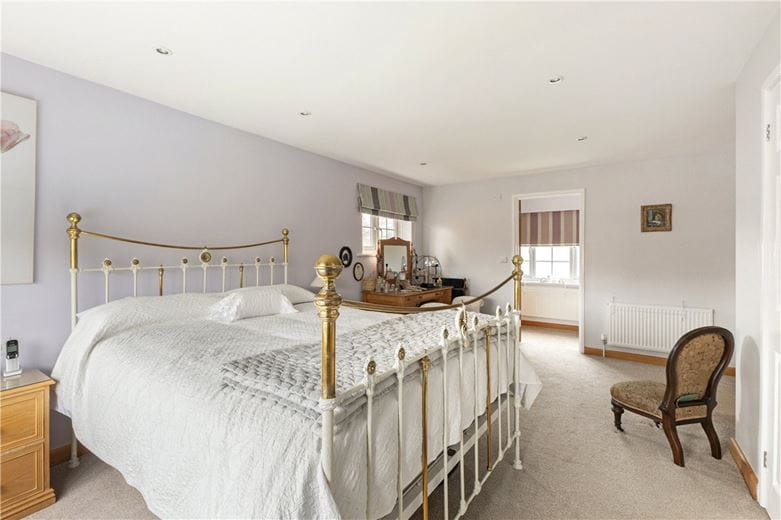 4 bedroom house, Edgar Road, Winchester SO23 - Available