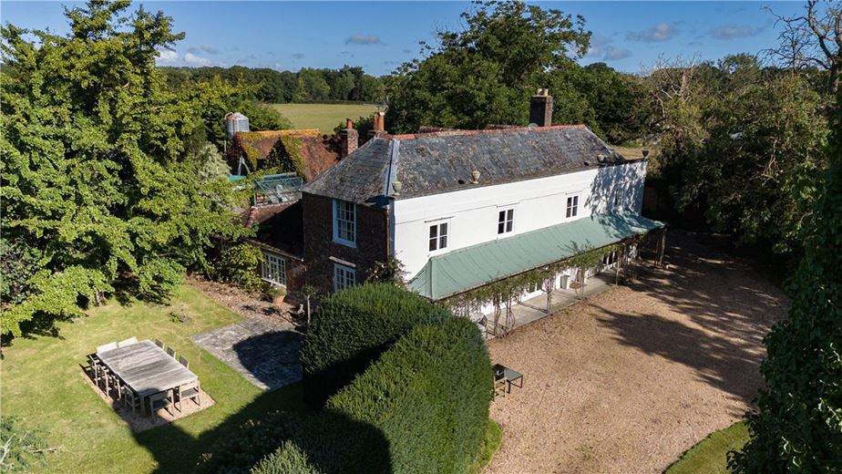 5 bedroom house, Newlands Lane, Denmead PO7 - Available