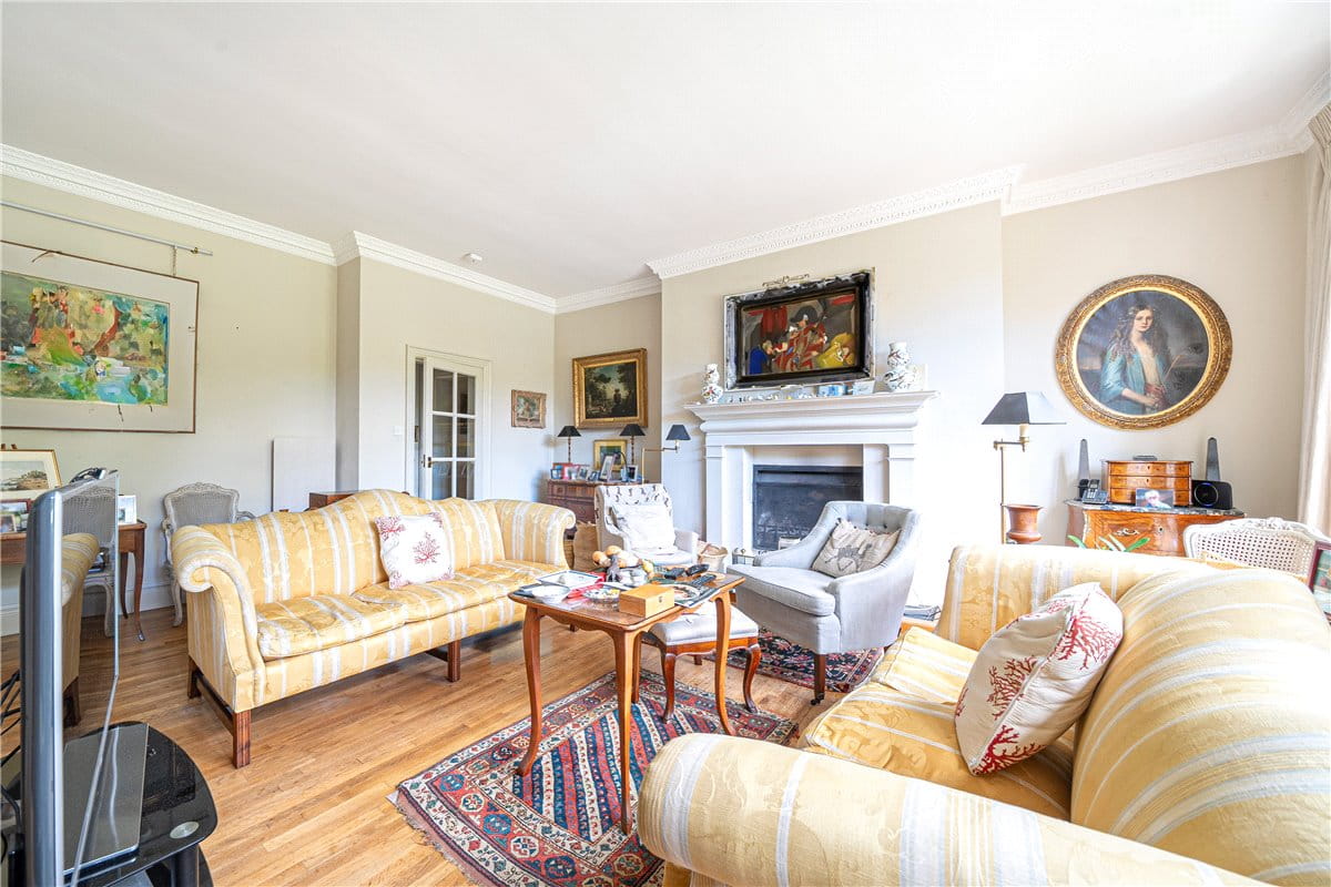 3 bedroom flat, Hawkley, Liss GU33 - Available