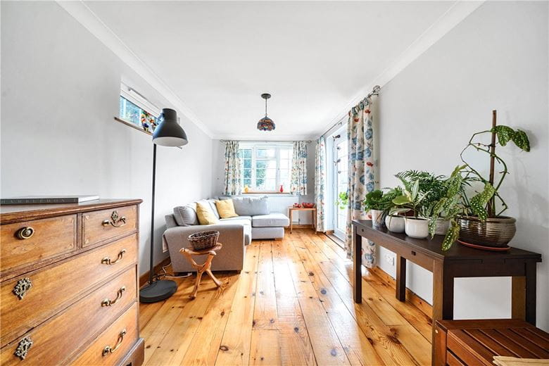 3 bedroom house, East Street, Hambledon PO7 - Sold STC