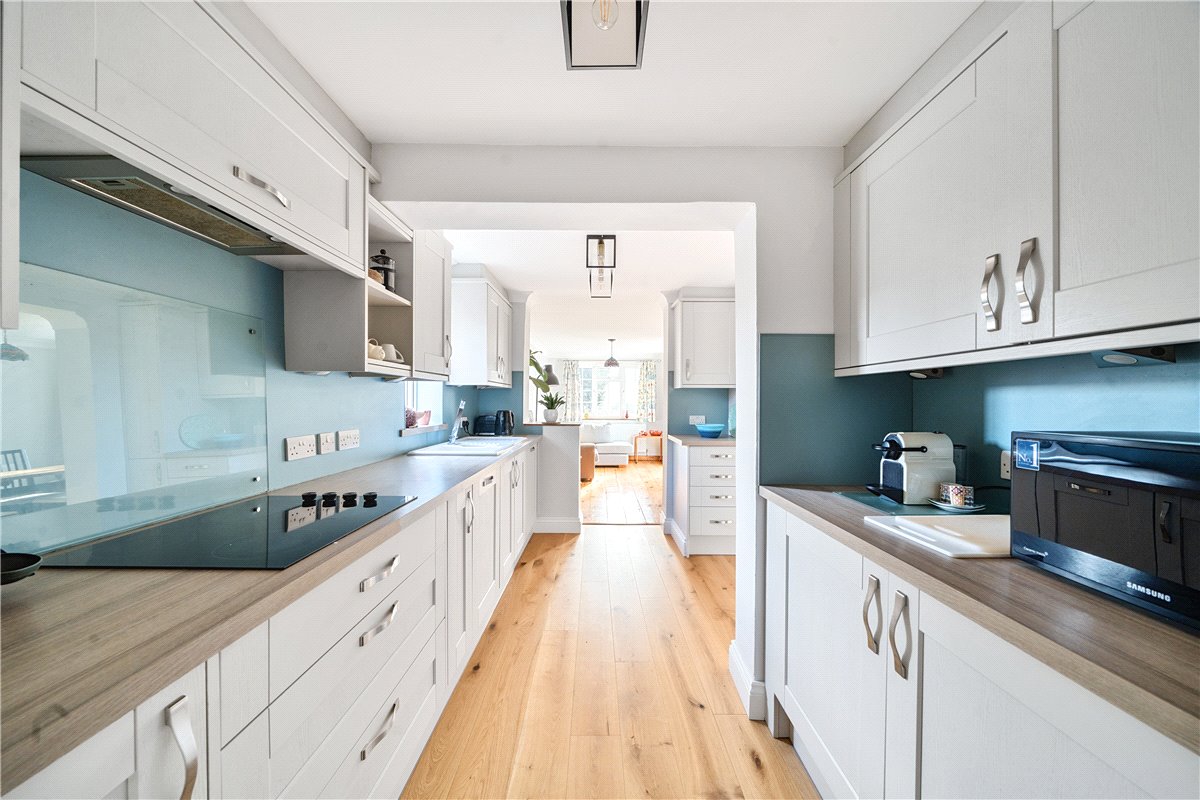 3 bedroom house, East Street, Hambledon PO7 - Sold STC