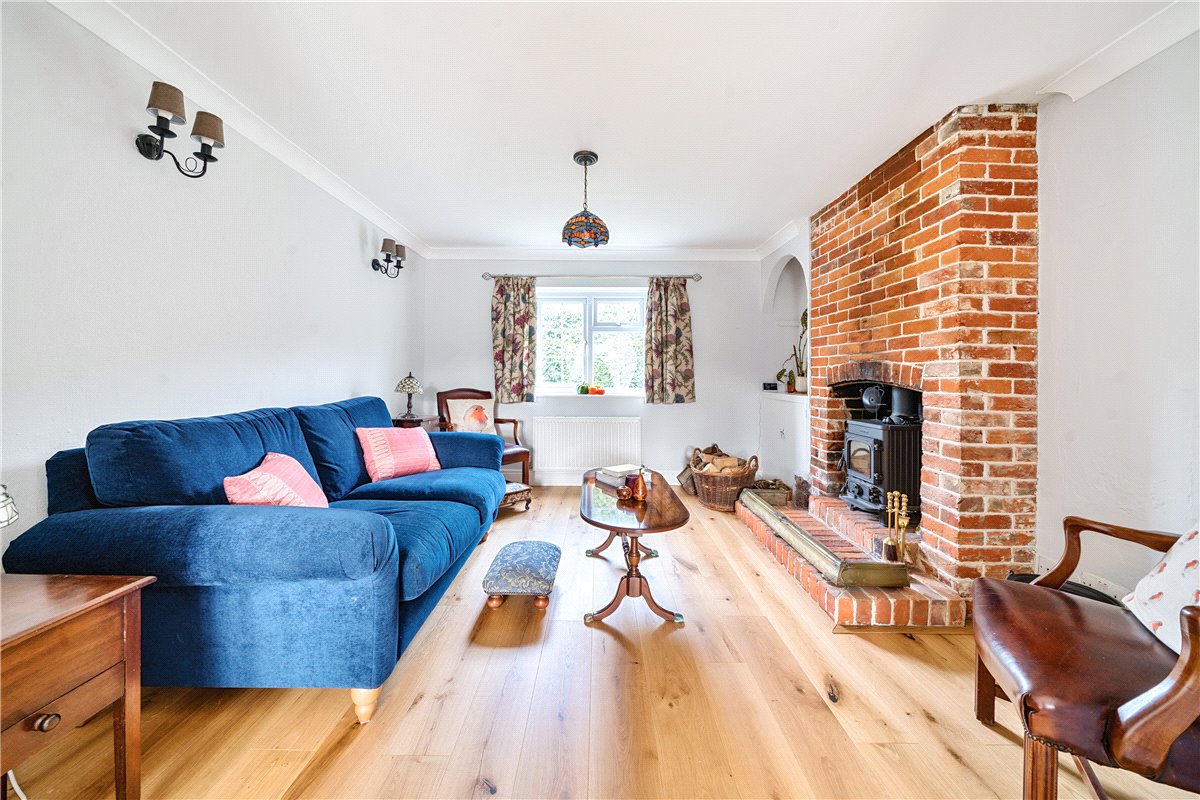 3 bedroom house, East Street, Hambledon PO7 - Sold STC