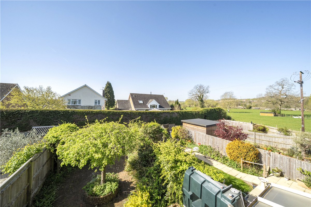 3 bedroom house, Nelson Close, Stockbridge SO20 - Available