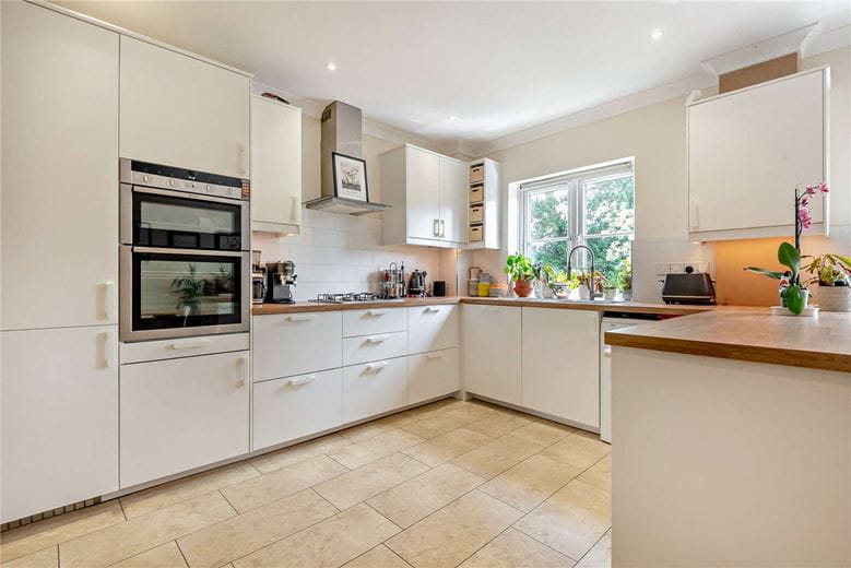 3 bedroom house, Cornes Close, Winchester SO22 - Available