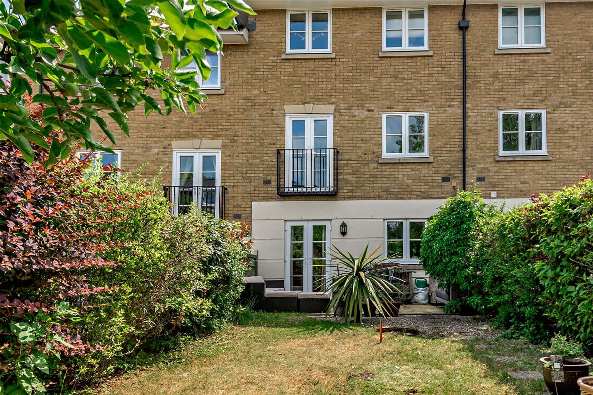 3 bedroom house, Cornes Close, Winchester SO22 - Sold