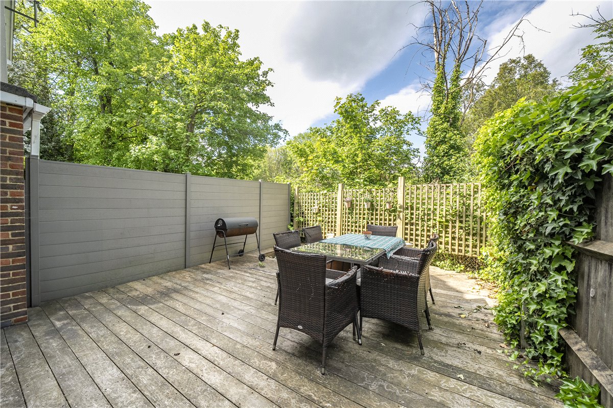 3 bedroom house, Park Road, Winchester SO23 - Available