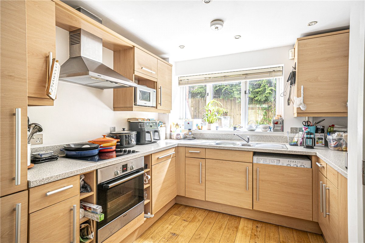 3 bedroom house, Park Road, Winchester SO23 - Available