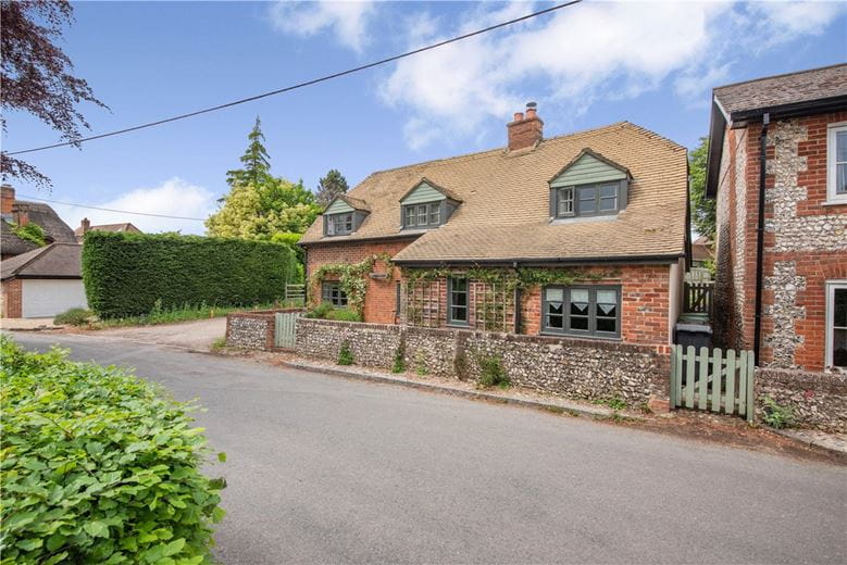4 bedroom house, Main Road, Owslebury SO21 - Available