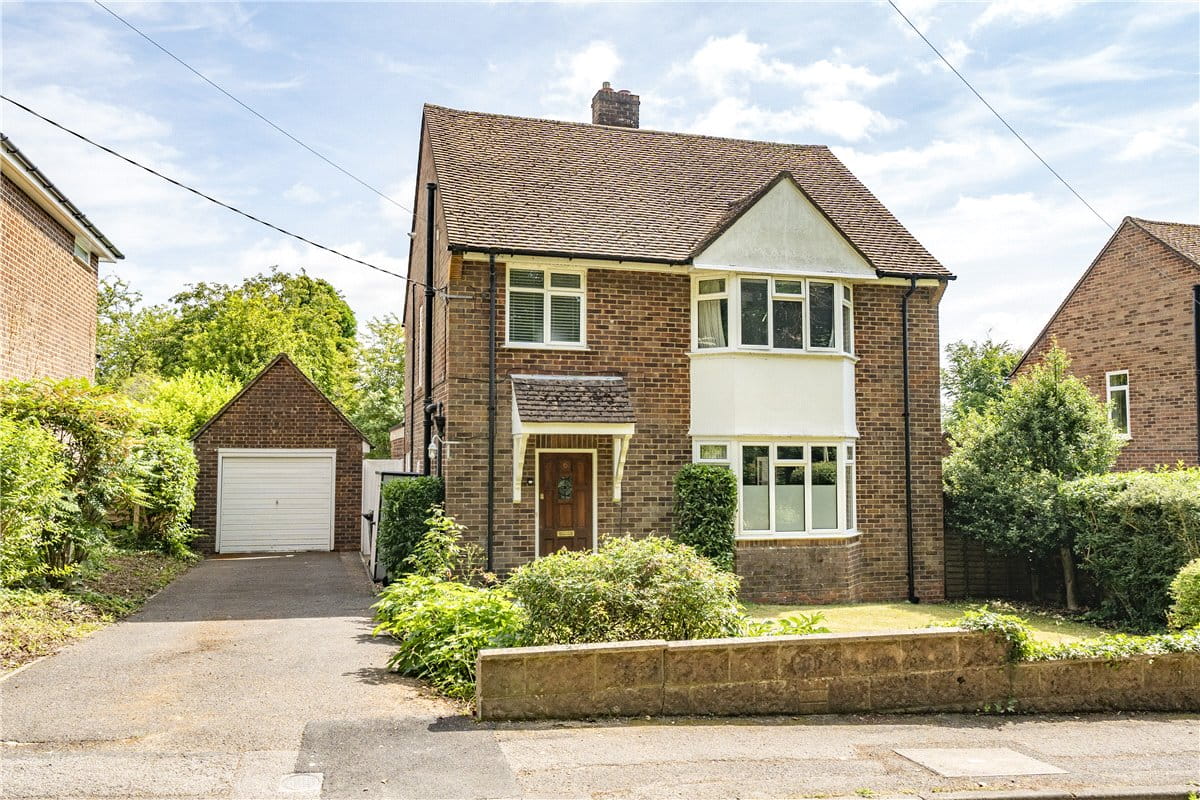 3 bedroom house, Burnett Close, Winchester SO22 - Sold STC