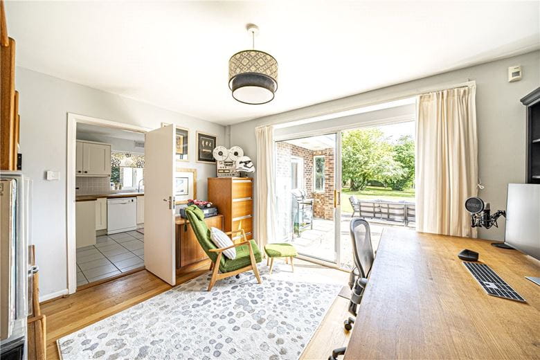 3 bedroom house, Burnett Close, Winchester SO22 - Sold STC