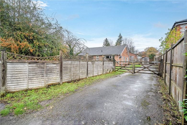 3 bedroom bungalow, Boyne Rise, Kings Worthy SO23 - Available