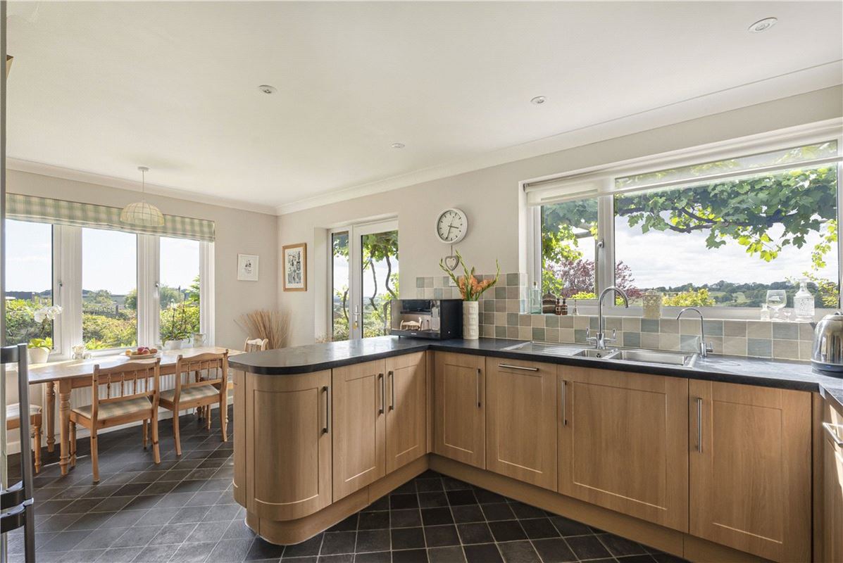 4 bedroom house, Old Kennels Lane, Winchester SO22 - Available