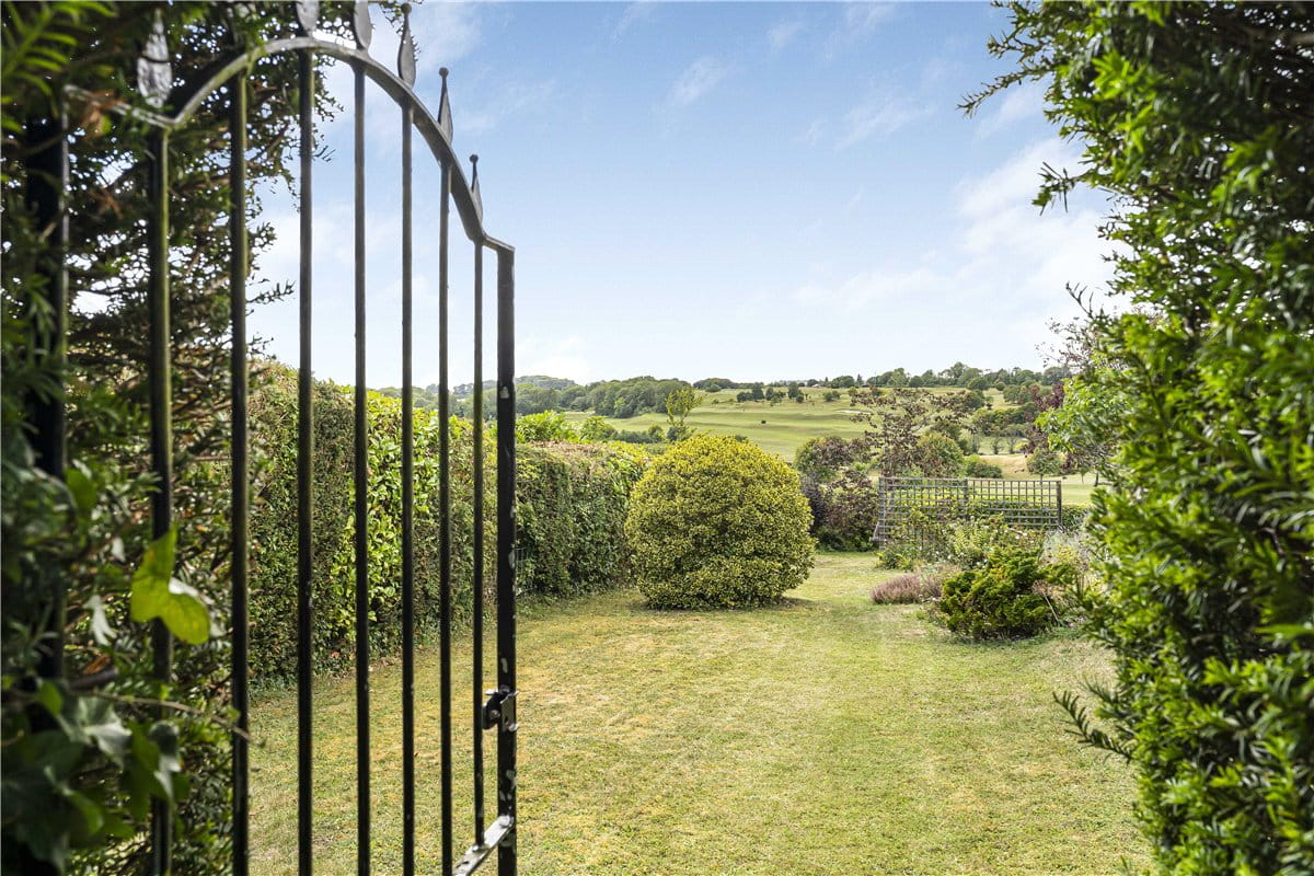 4 bedroom house, Old Kennels Lane, Winchester SO22 - Available