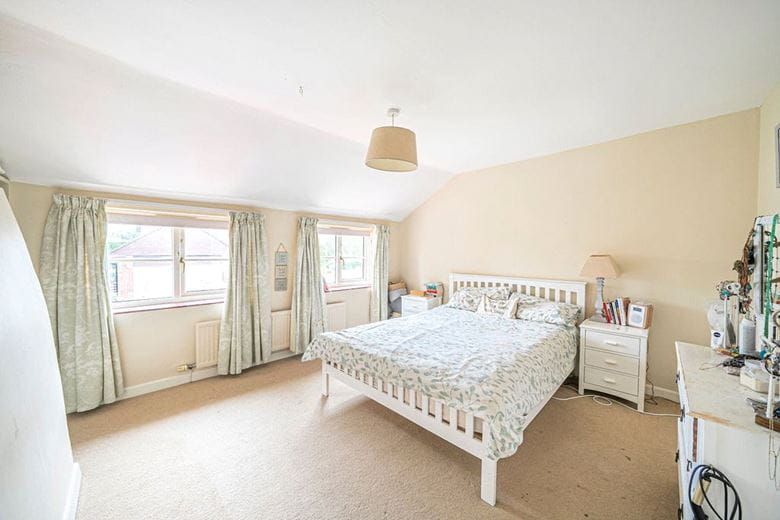 6 bedroom house, Hurstbourne Priors, Whitchurch RG28 - Available