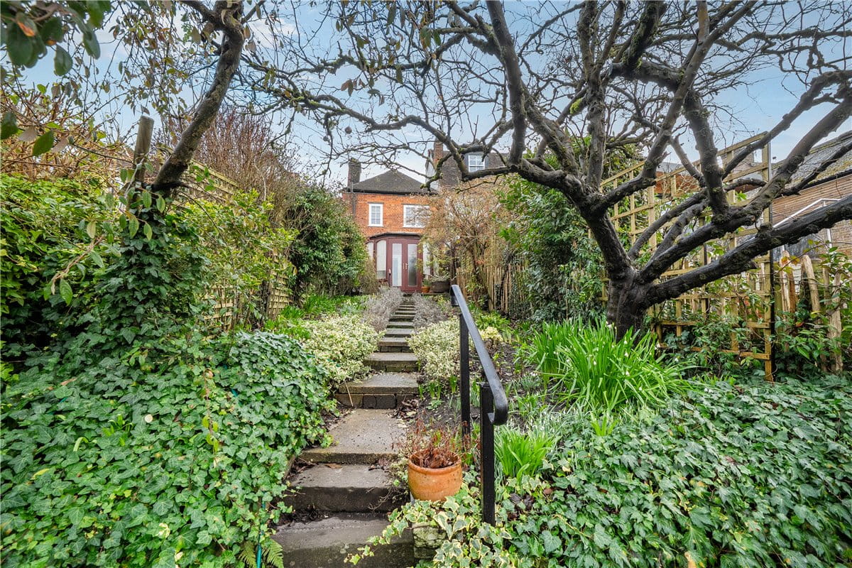 2 bedroom house, Chesil Street, Winchester SO23 - Available